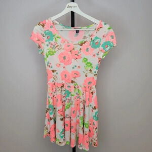 UK2LA Womens Floral Dress Size Medium